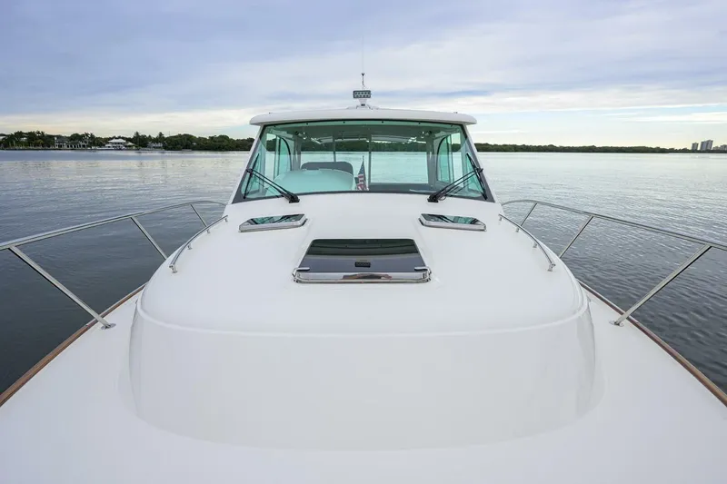 Slide: The Image of Hinckley 40X Renie Vie- Bow 2022 Hinckley 40X Renie Vee - 5937835