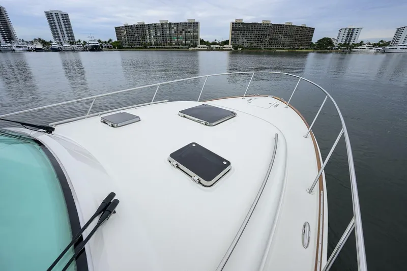 Slide: The Image of Hinckley 40X Renie Vie- Bow 2022 Hinckley 40X Renie Vee - 5937836