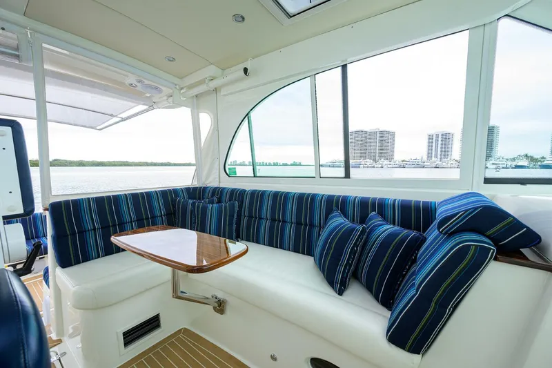 Slide: The Image of Hinckley 40X Renie Vie- Salon/Helm 2022 Hinckley 40X Renie Vee - 5937842