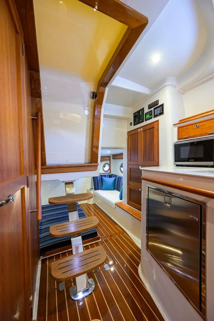 Slide: The Image of Hinckley 40X Renie Vie- Galley 2022 Hinckley 40X Renie Vee - 5937848