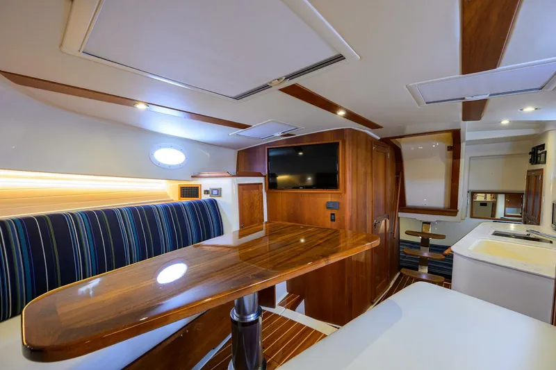 Slide: The Image of Hinckley 40X Renie Vie-Cabin Dinette 2022 Hinckley 40X Renie Vee - 5937854