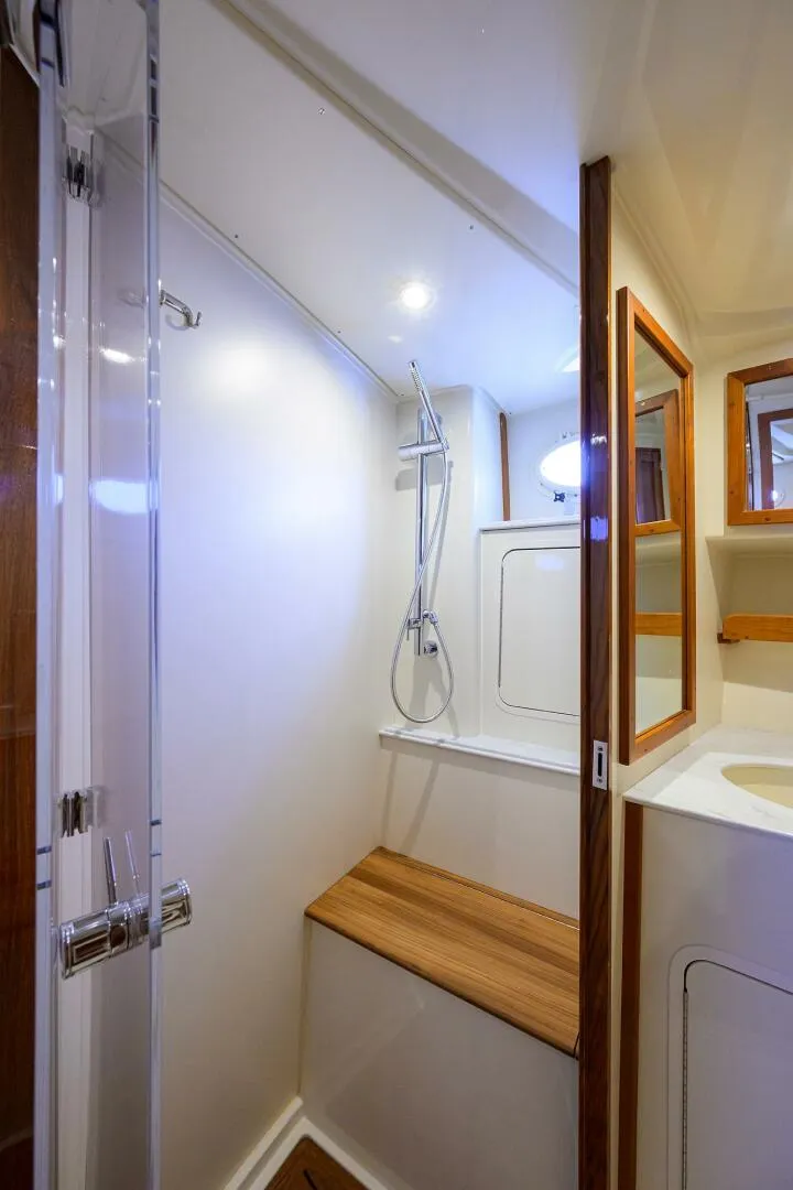 Slide: The Image of Hinckley 40X Renie Vie- Head 2022 Hinckley 40X Renie Vee - 5937909