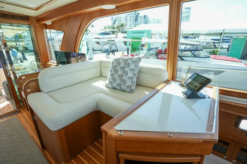 Slide: The Image of Sabre 51 Salon Express 2027 - 5937815