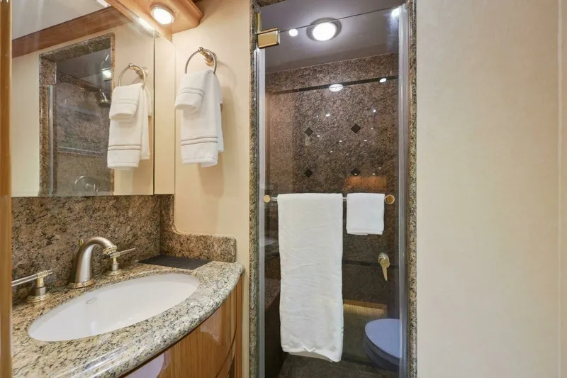 Slide: The Image of Cheoy Lee 95 FOOTLOOSE - Guest Stateroom 2 Ensuite Head 2008 Cheoy Lee 95
FOOTLOOSE - 7647758