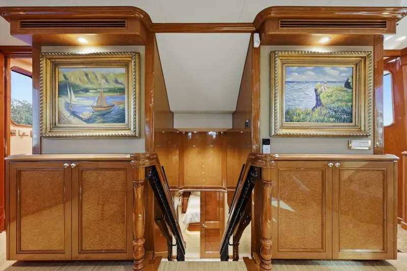 Slide: The Image of Cheoy Lee 95 FOOTLOOSE - Interior 2008 Cheoy Lee 95
FOOTLOOSE - 5946633