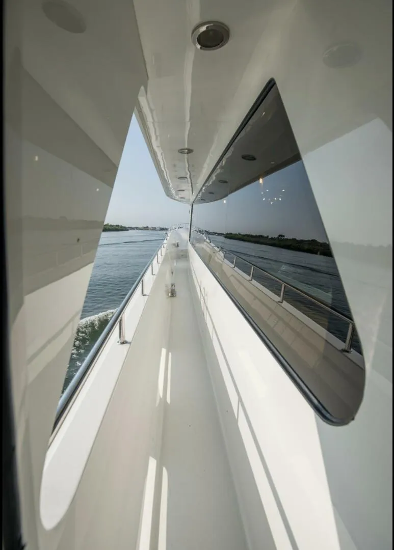 Slide: The Image of Cheoy Lee 95 FOOTLOOSE - Exterior 2008 Cheoy Lee 95
FOOTLOOSE - 5946561