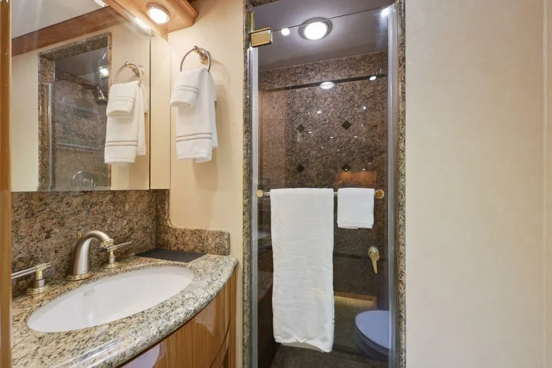 Slide: The Image of Cheoy Lee 95 FOOTLOOSE - Guest Stateroom 2 Ensuite Head 2008 Cheoy Lee 95
FOOTLOOSE - 5946646