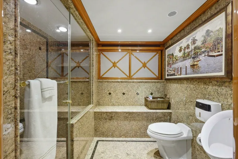 Slide: The Image of Cheoy Lee 95 FOOTLOOSE - VIP Stateroom Ensuite Head 2008 Cheoy Lee 95
FOOTLOOSE - 7647752