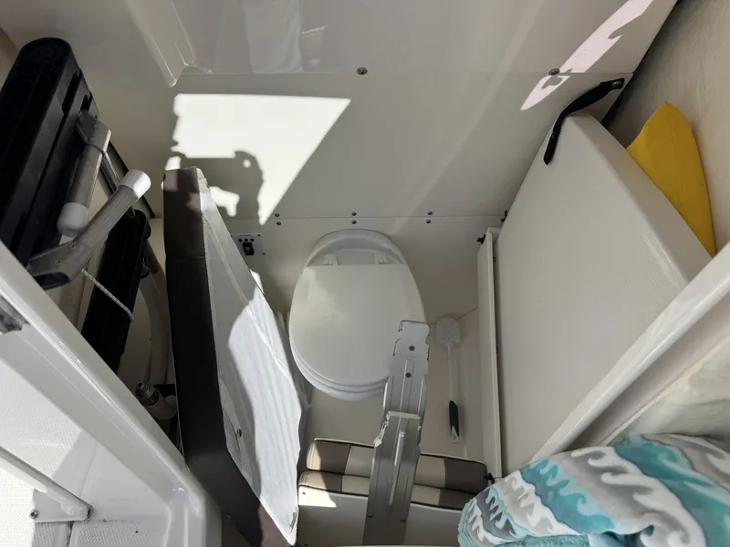 Slide: The Image of Robalo R272 Center Console 2020 - 6114235