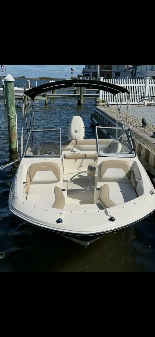 Slide: The Image of Stingray 191 DC 2016 - 5938152