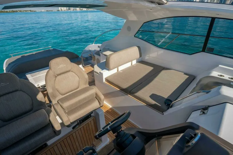 Slide: The Image of Azimut Atlantis 45 - Relax Josephine - Helm Seating 2022 Azimut Atlantis 45 - Relax Josephine - 7653660
