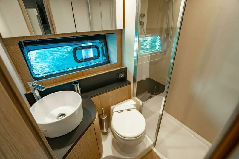 Slide: The Image of Azimut Atlantis 45 - Relax Josephine - Head 2022 Azimut Atlantis 45 - Relax Josephine - 7653652