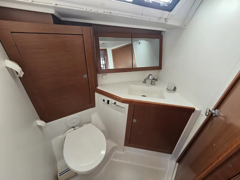 Slide: The Image of Beneteau Oceanis 45 2015 - 6852627