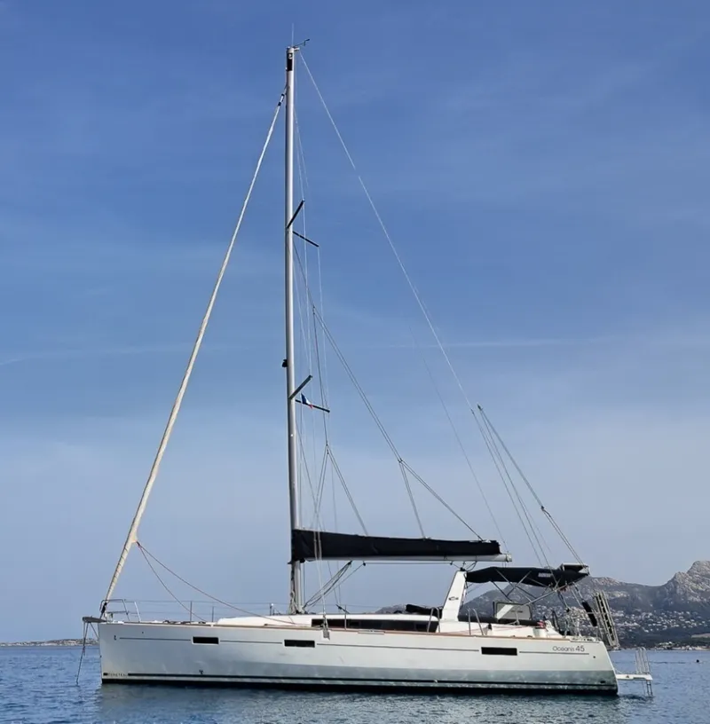 The Image of Beneteau Oceanis 45 2015 - 6853042