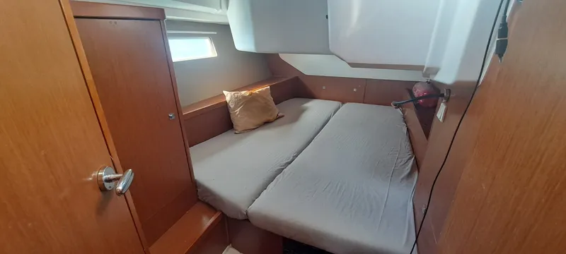 Slide: The Image of Beneteau Oceanis 45 2015 - 6852624