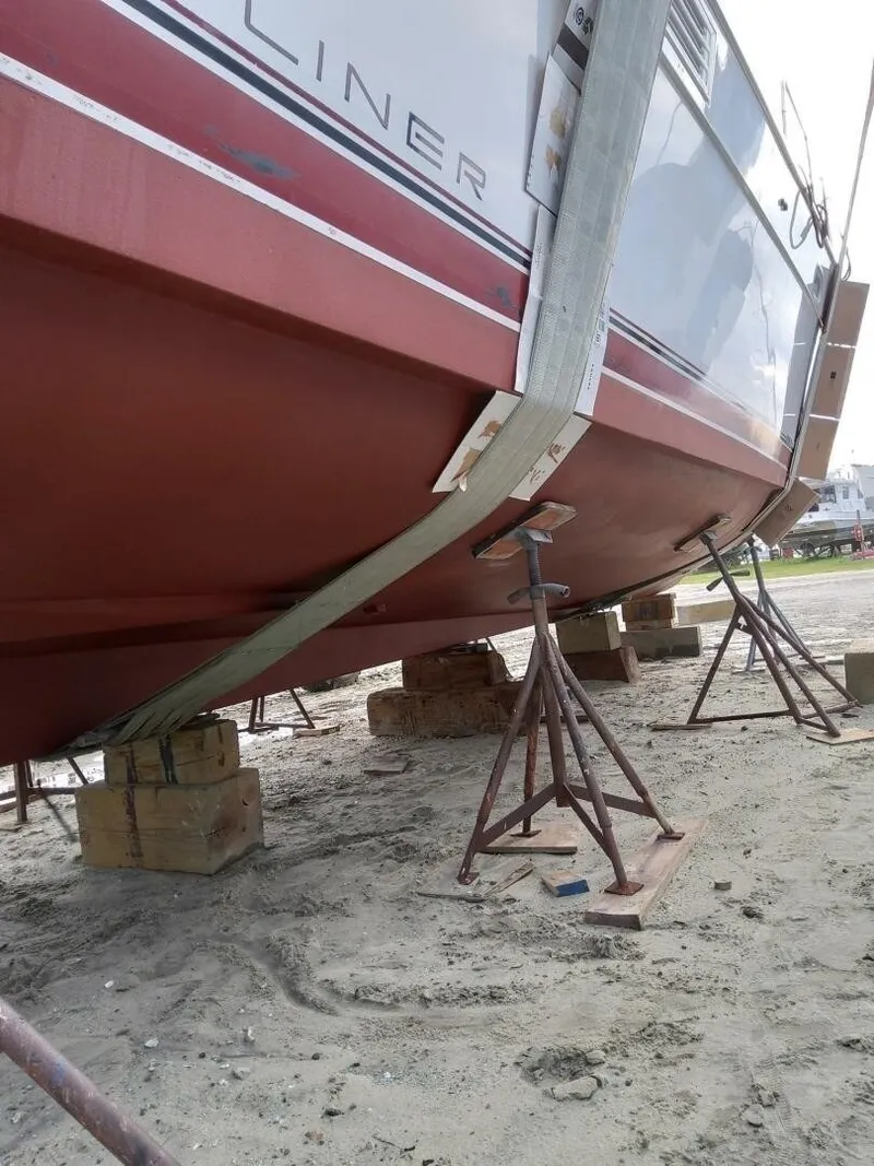 Slide: The Image of Bayliner 4588 Pilothouse 1991 - 7515863