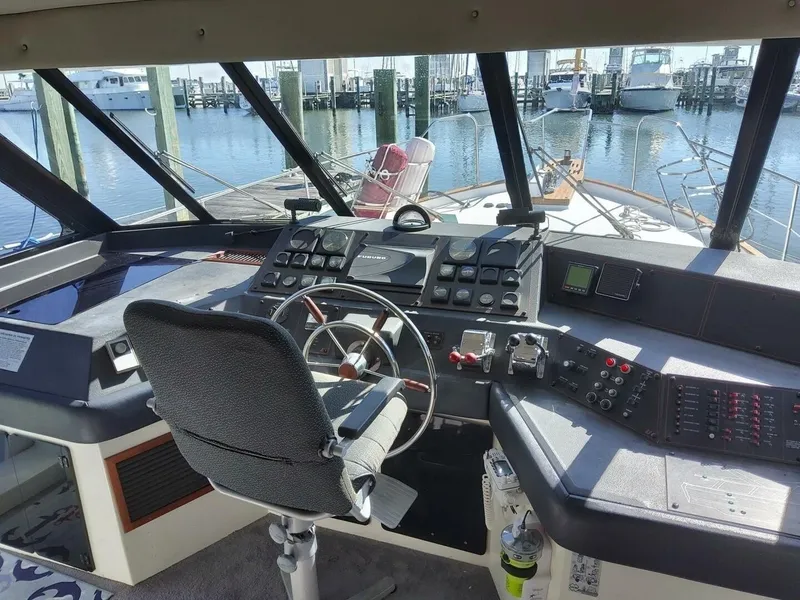Slide: The Image of Bayliner 4588 Pilothouse 1991 - 7515839