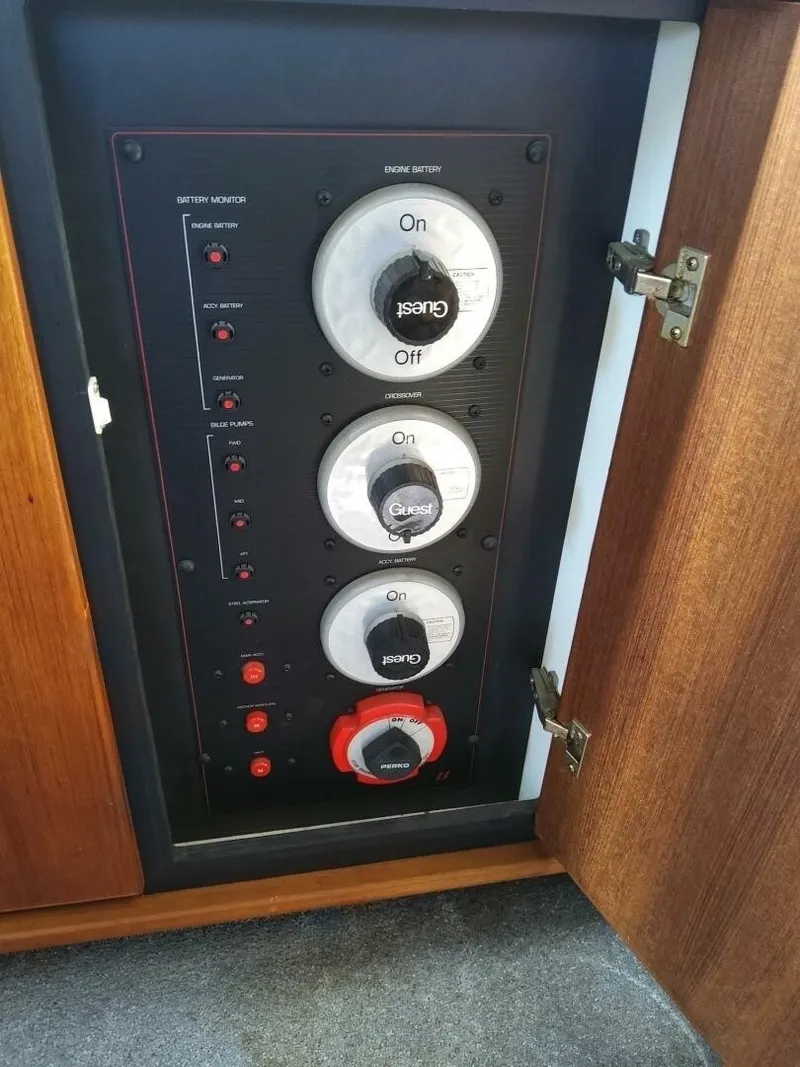 Slide: The Image of Bayliner 4588 Pilothouse 1991 - 7515859