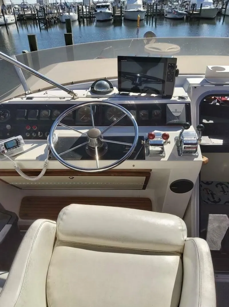 Slide: The Image of Bayliner 4588 Pilothouse 1991 - 7515862