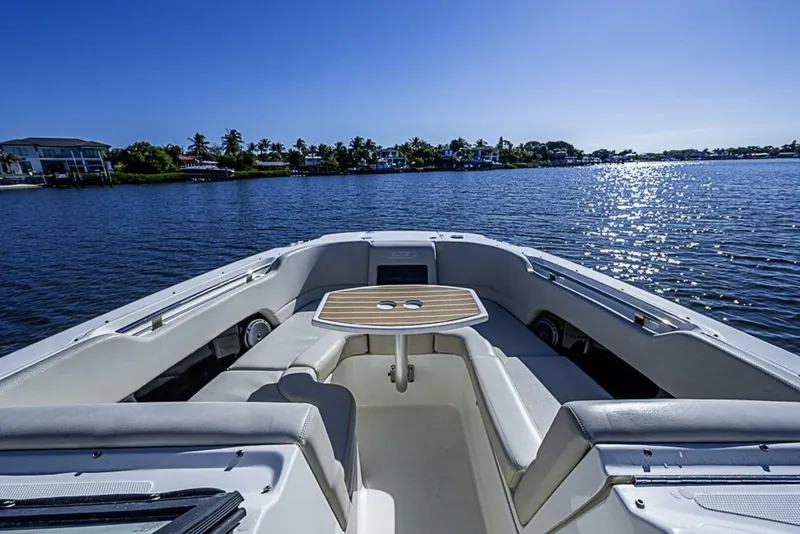 Slide: The Image of Boston Whaler 270 Vantage 2019 - 5938964