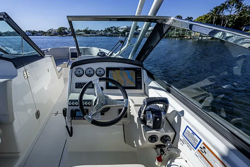 Slide: The Image of Boston Whaler 270 Vantage 2019 - 5938978