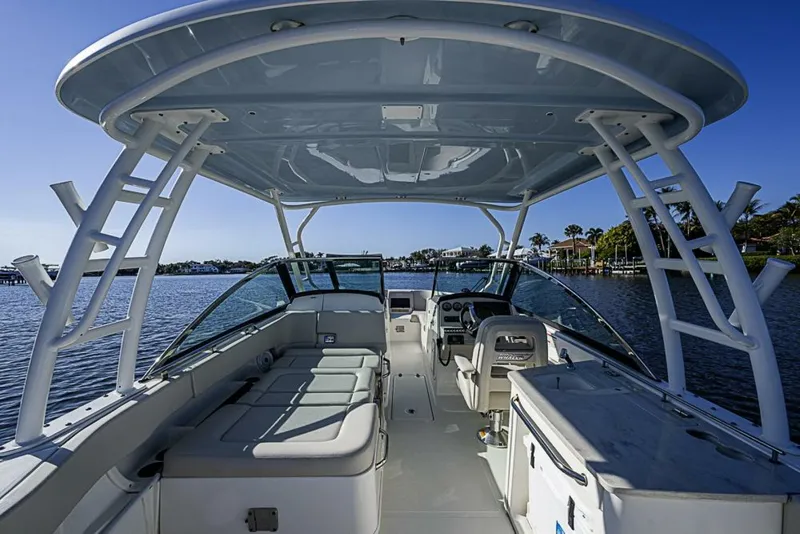 Slide: The Image of Boston Whaler 270 Vantage 2019 - 5938971
