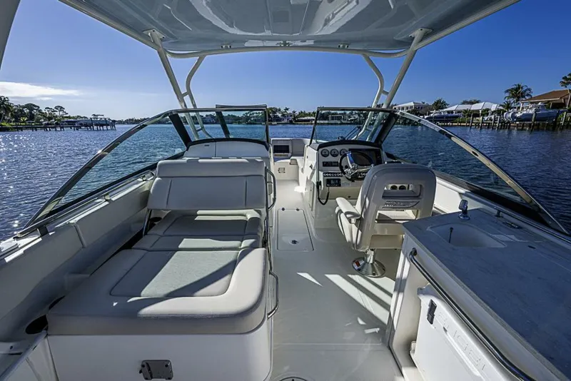Slide: The Image of Boston Whaler 270 Vantage 2019 - 5938974