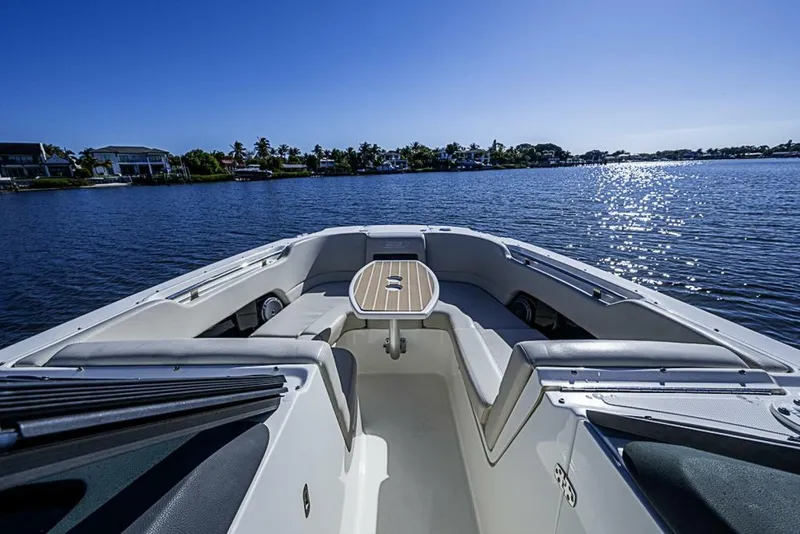 Slide: The Image of Boston Whaler 270 Vantage 2019 - 5938963