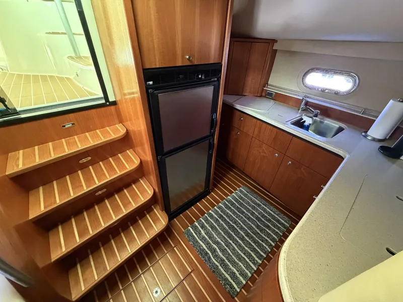 Slide: The Image of Tiara 4300 Sovran 2008 - 5939380