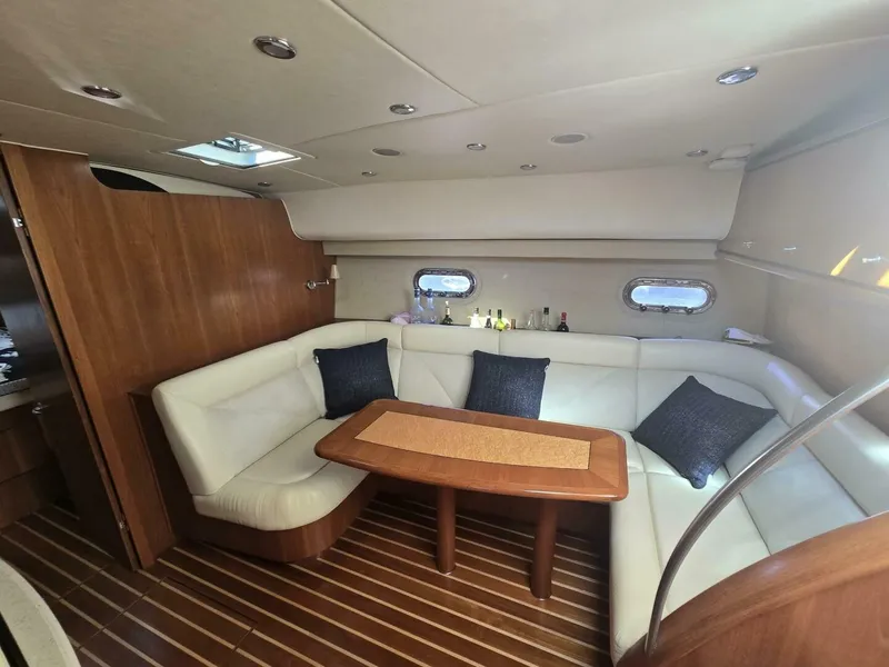 Slide: The Image of Tiara 4300 Sovran 2008 - 5939370