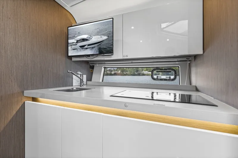 Slide: The Image of 2022 Beneteau 41 Grand Turismo War Downs Eagle Wet Bar - 6333130