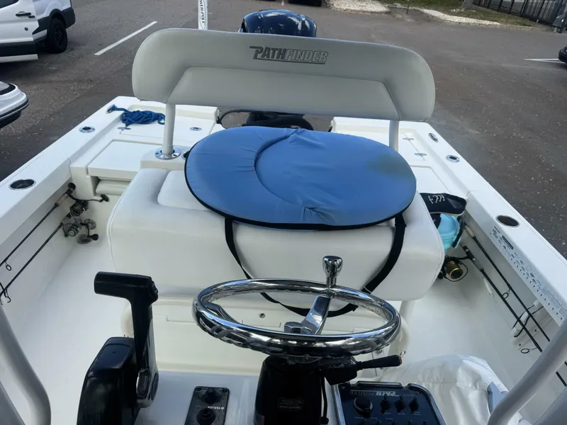 Slide: The Image of Pathfinder 2400 TRS 2016 - 5968382