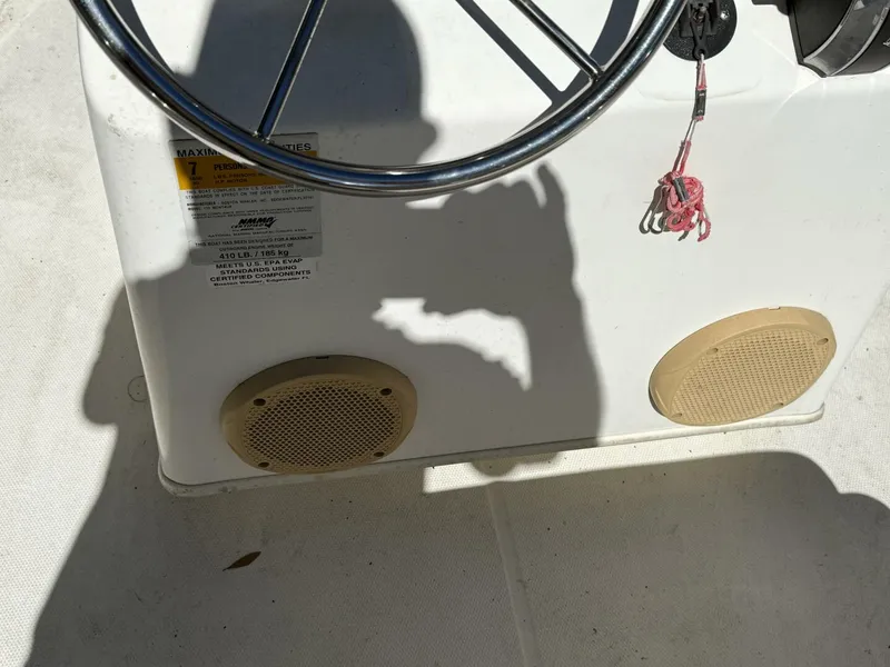 Slide: The Image of Boston Whaler 17 2013 - 5940311