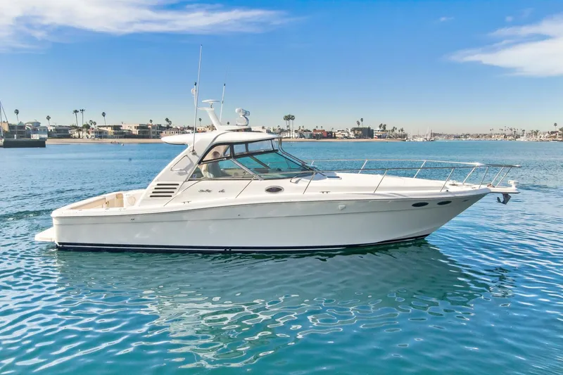The Image of Sea Ray 370 Express Cruiser 2000 - undefined