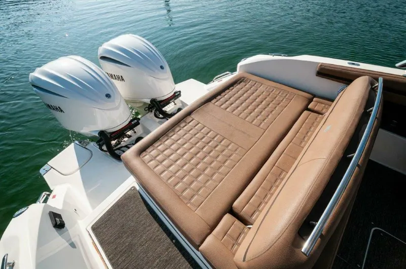 Slide: The Image of 2022 Cobalt 30SC- Ko Olina - 5940760