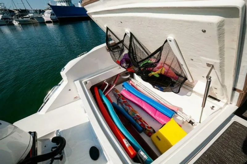 Slide: The Image of 2022 Cobalt 30SC- Ko Olina - 5940757