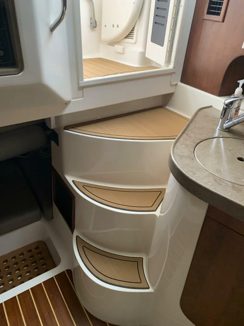 Slide: The Image of Grady-White Express 330 2014 - 5941140