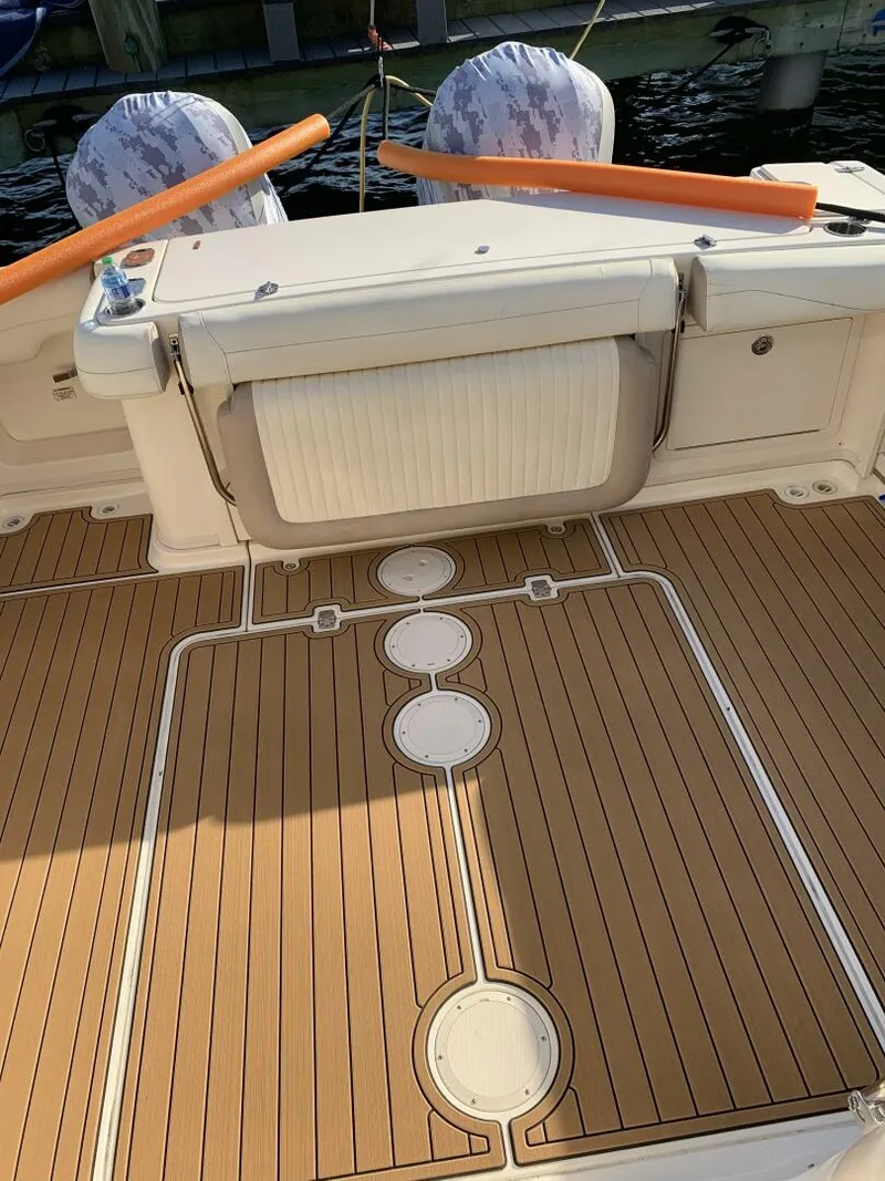 Slide: The Image of Grady-White Express 330 2014 - 5941139