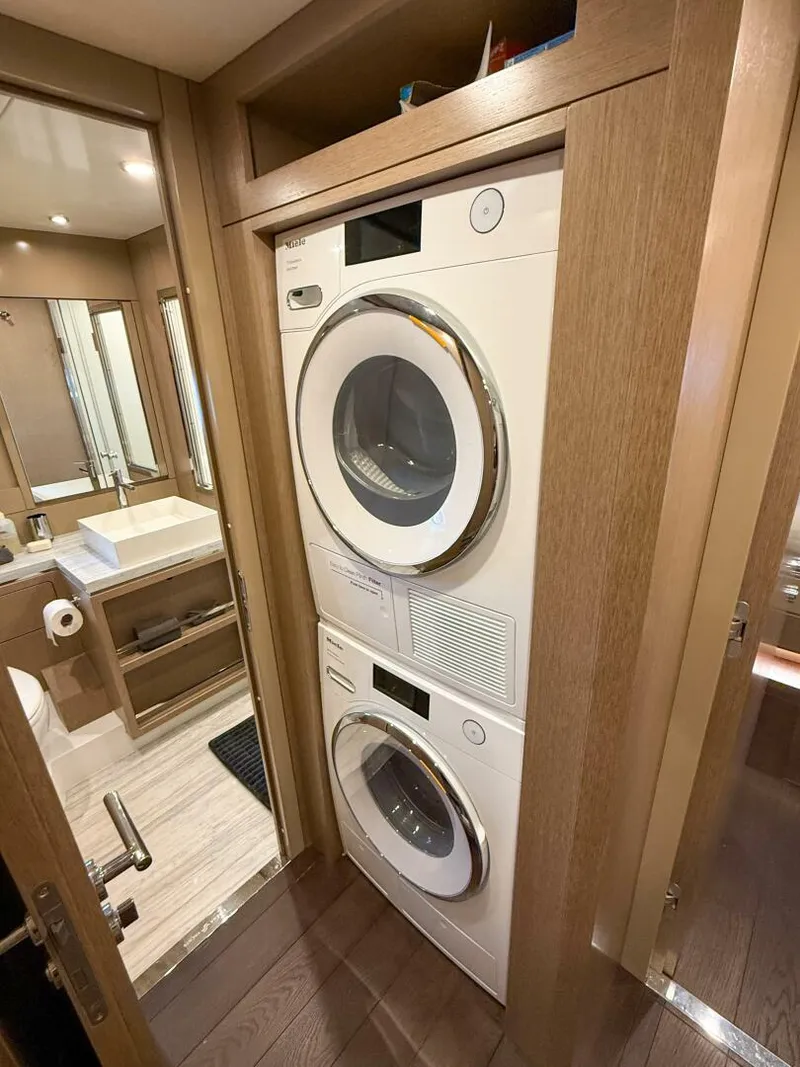 Slide: The Image of Sirena 70 2023 - 5941224