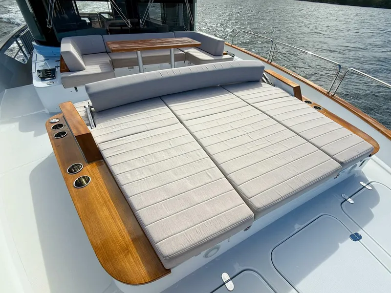 Slide: The Image of Sirena 70 2023 - 5941200