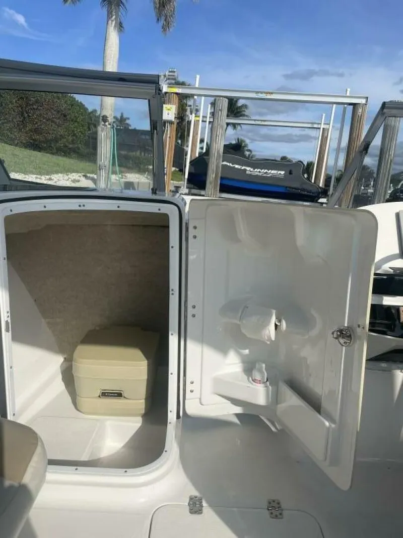 Slide: The Image of Edgewater 205 CX 2016 - 5941704