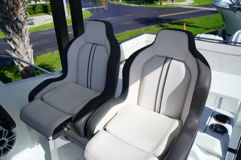 Slide: The Image of Jeanneau Leader 9.0 WA S2 2025 - 5942245