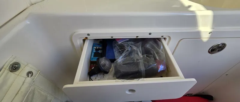 Slide: The Image of Boston Whaler 270 Outrage 2006 - 5942312