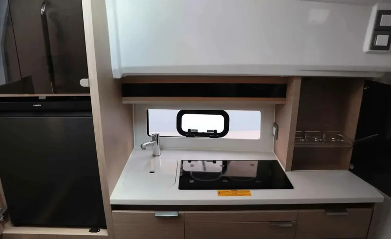 Slide: The Image of Jeanneau 35 2025 - 5942520