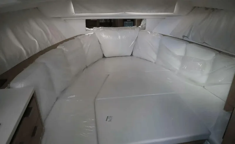 Slide: The Image of Jeanneau 35 2025 - 5942521