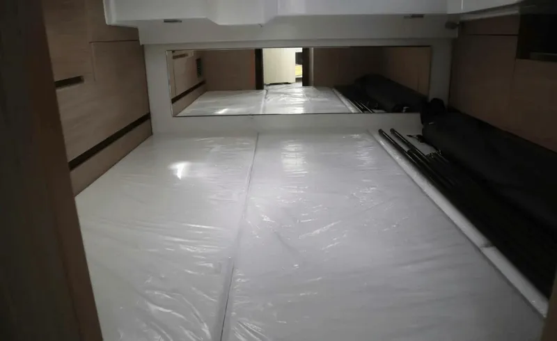 Slide: The Image of Jeanneau 35 2025 - 5942522