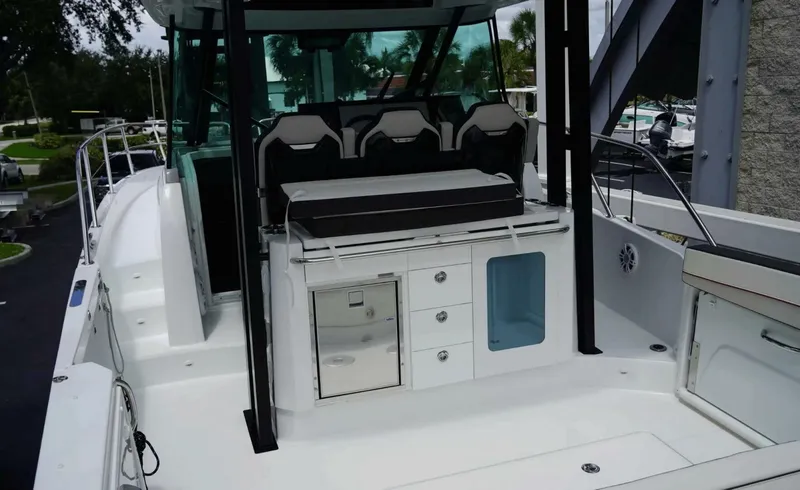 Slide: The Image of Jeanneau 35 2025 - 5942512