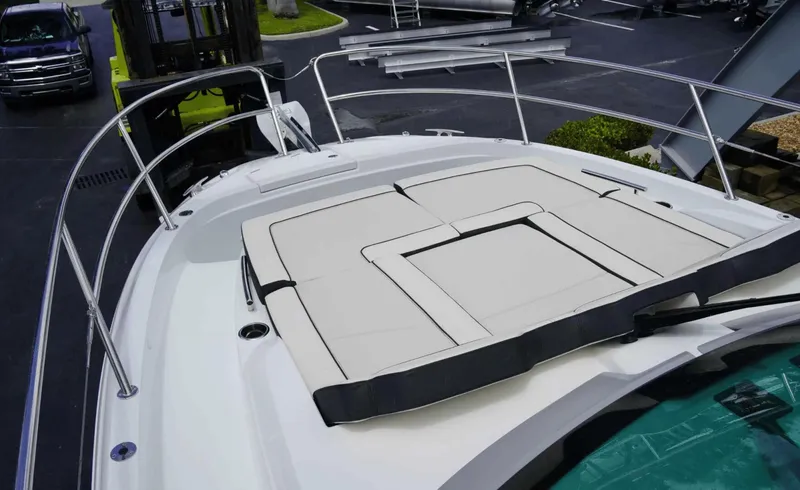 Slide: The Image of Jeanneau 35 2025 - 5942514