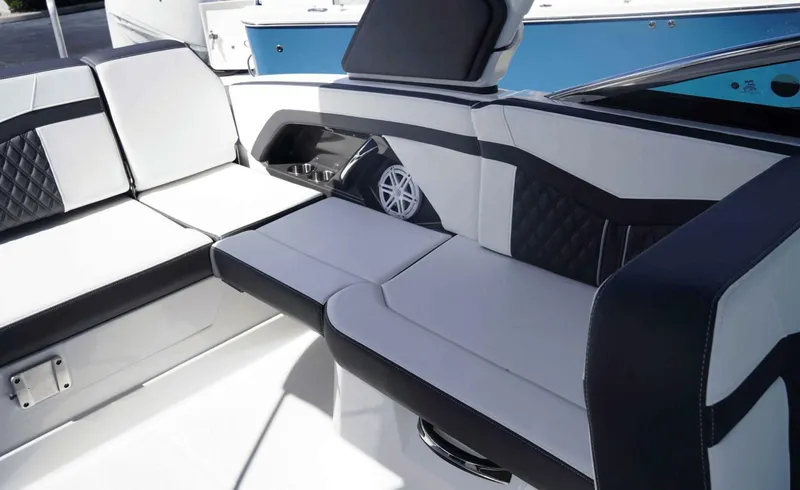 Slide: The Image of Monterey 28 2025 - 5942620