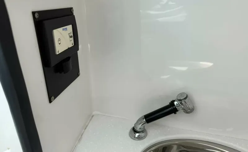 Slide: The Image of Blackfin 272DC 2020 - 5943135